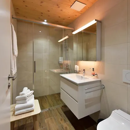 Otel Krone Lenk