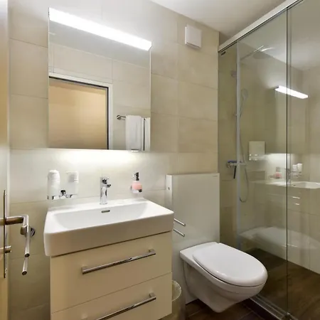Hotel Krone Lenk